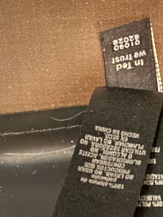 Lakierkowa torebka Ted Baker