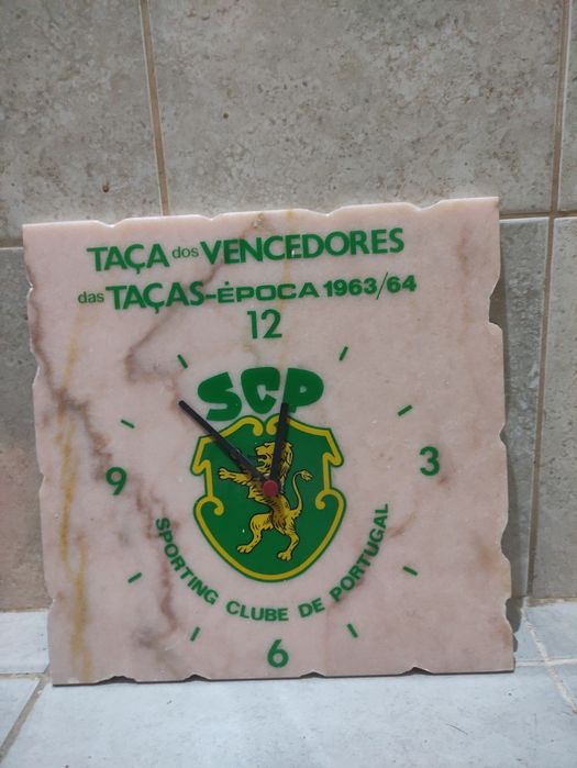 Relógio em pedra mármore sporting