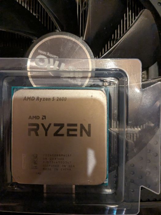 Оперативка DDR4- 3000