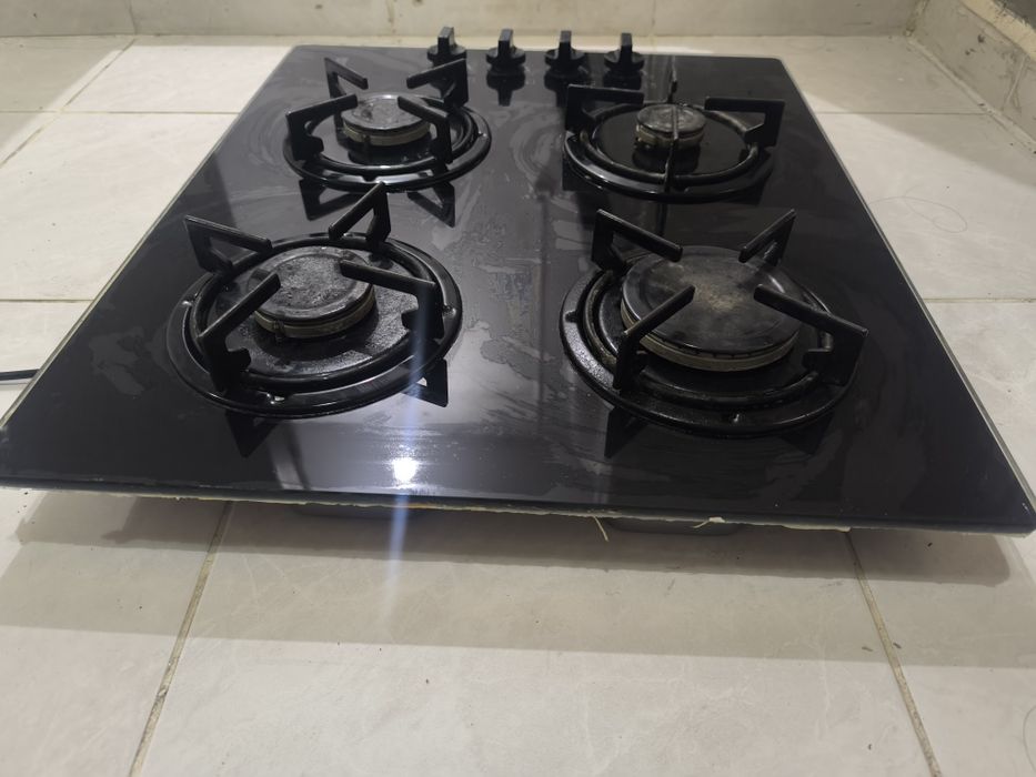 Placa a Gás sobre Vidro Preto