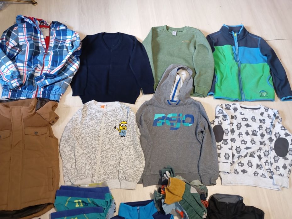 Pakiet dla chłopaka 128 bluzy,kamizelka ,kurtka,