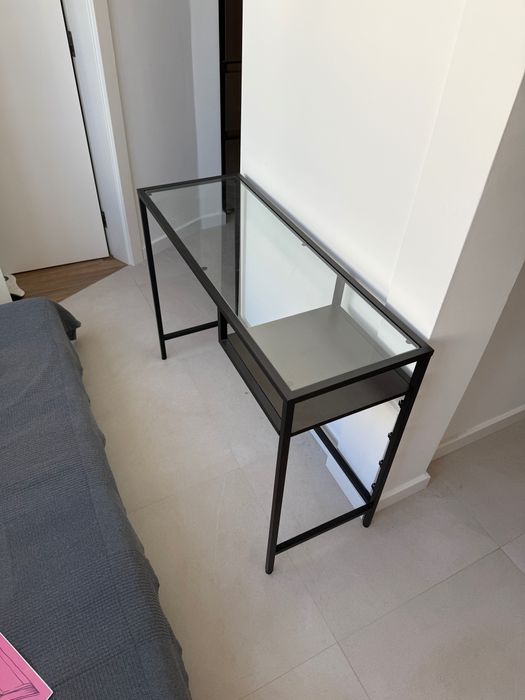 Secretária da IKEA, como nova