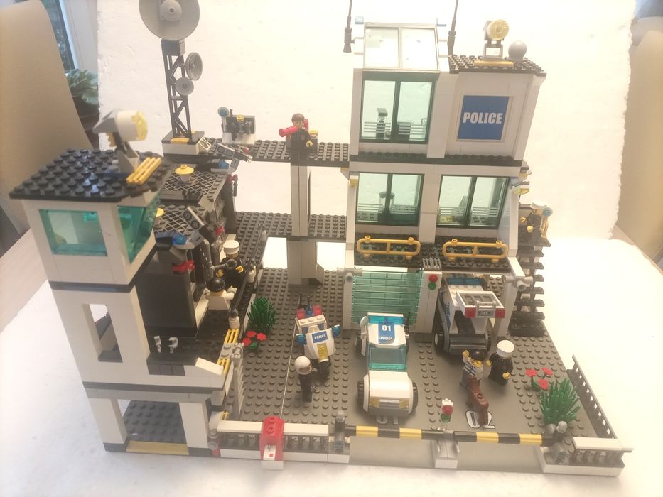 Klocki LEGO policja 7744 komisariat posterunek
