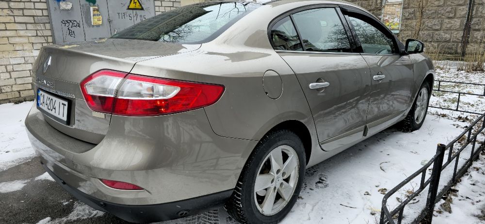 Оренда авто Renault fluence