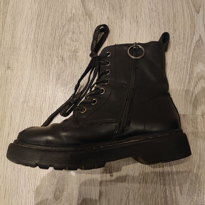 Sprzedam buty czarne wysokie