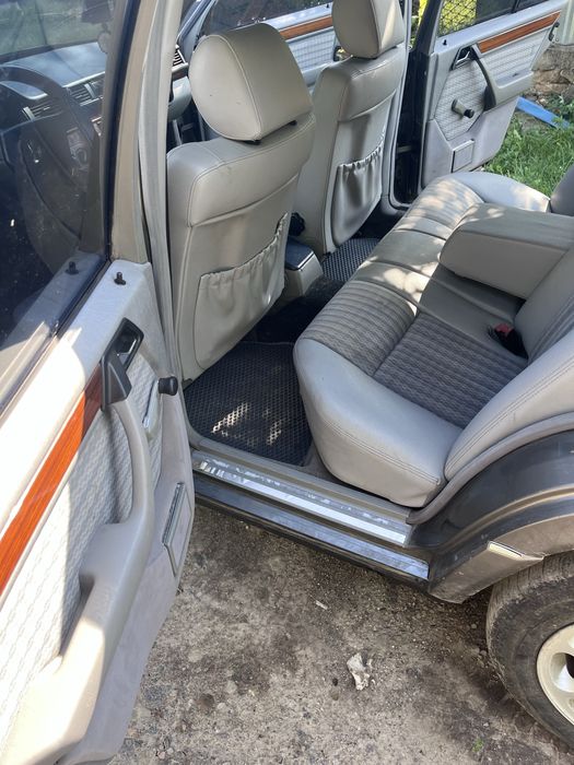 Продам мерсидес 124 є300 3.0 газ ,бензин