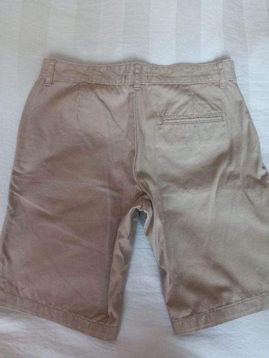 Лот чоловічих шортів.