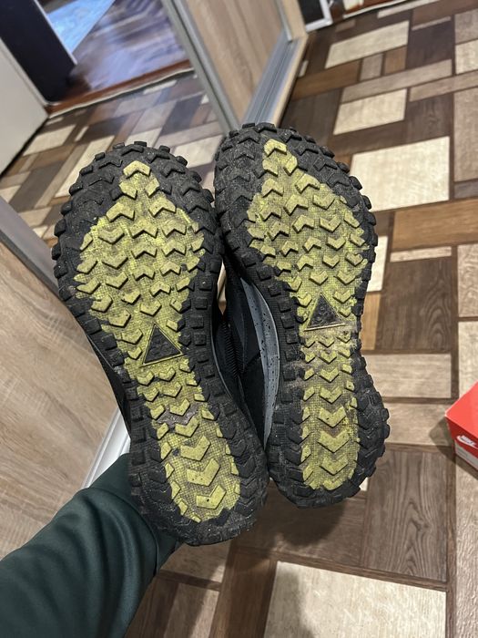 Nike ACG air max , force