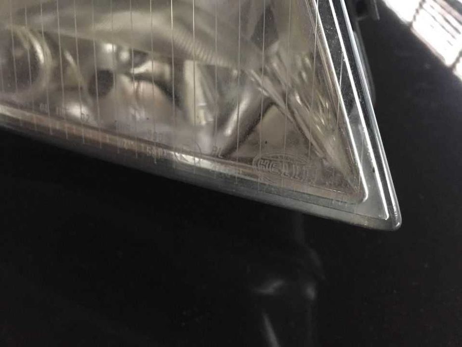 Farol óptica lado direito para audi A6 C5 de xenon marca Hella