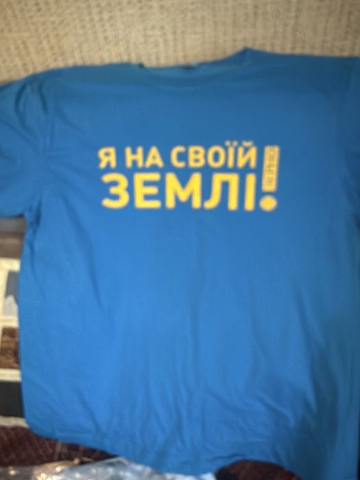 Футболка з надписом нова