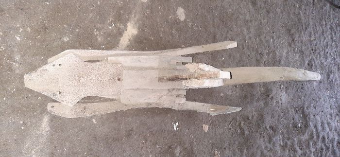 Arado antigo de madeira e ferro