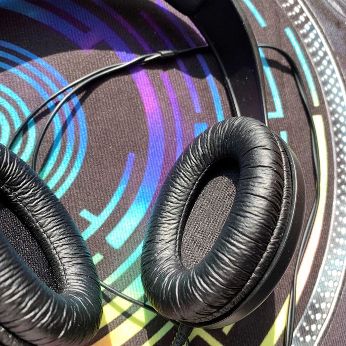 Навушники Sennheiser HD 65 TV та інші