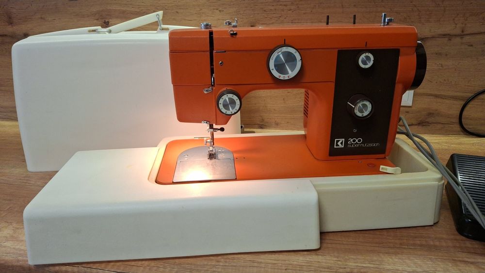 Do skóŕ,smyczy,metalowa maszyna do szycia