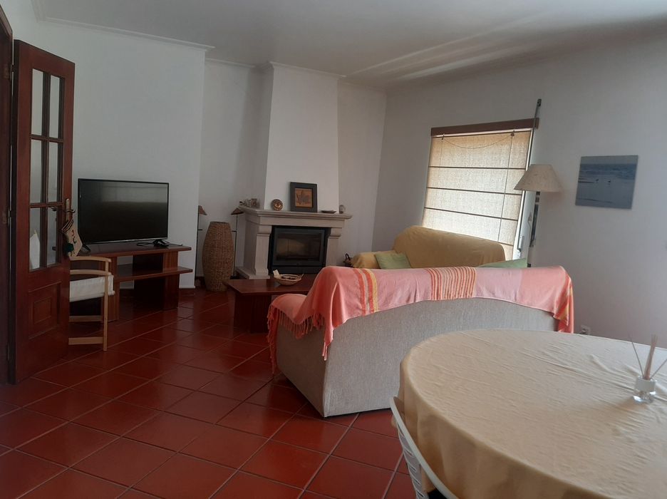 Quartos para arrendar em apartamento T3 na Covilhã