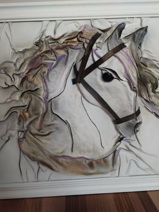 Biały koń obraz ze skóry naturalnej, stary duży 77x61 cm polecam