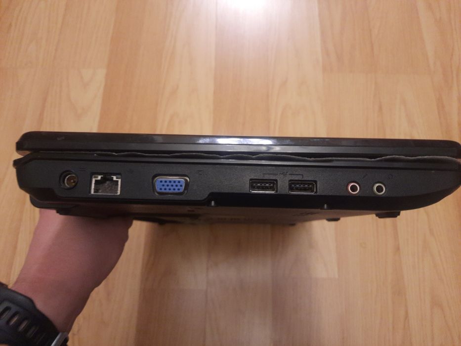 Ноутбук на запчастини