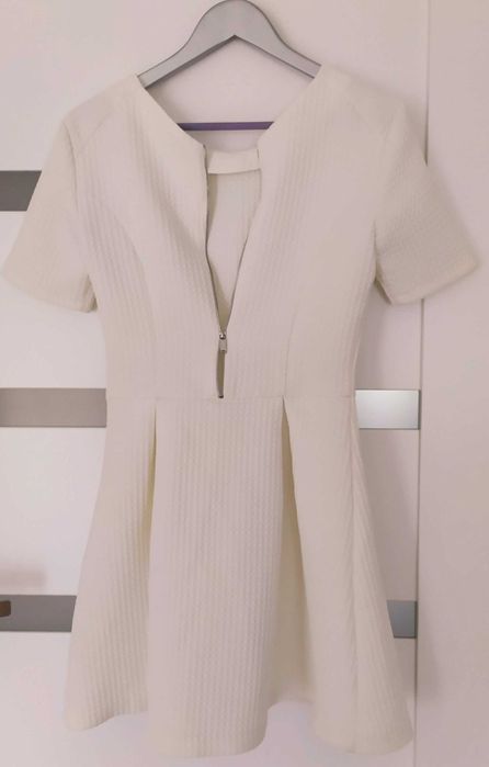 Sukienka Mini rozkloszowana tłoczona BERSHKA S/M