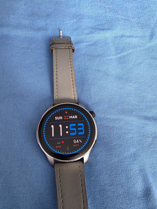 Amazfit GTR 4 com base de carregamento