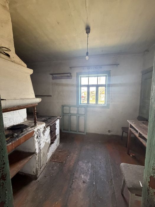Продаж будинку біля лісу