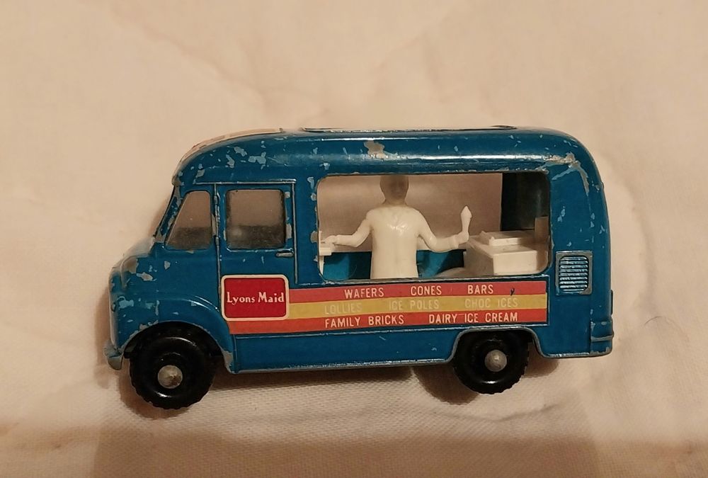 Miniatura antiga Lesney Commer Ice cream