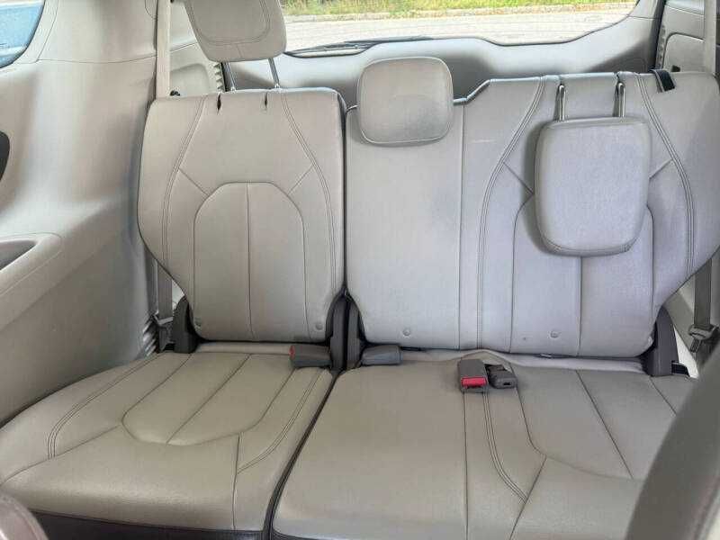 2017 Chrysler Pacifica Touring Plus