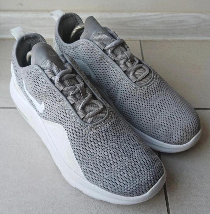 Nike Air Max Motion 2 sportowe męskie r. 42 lekkie!