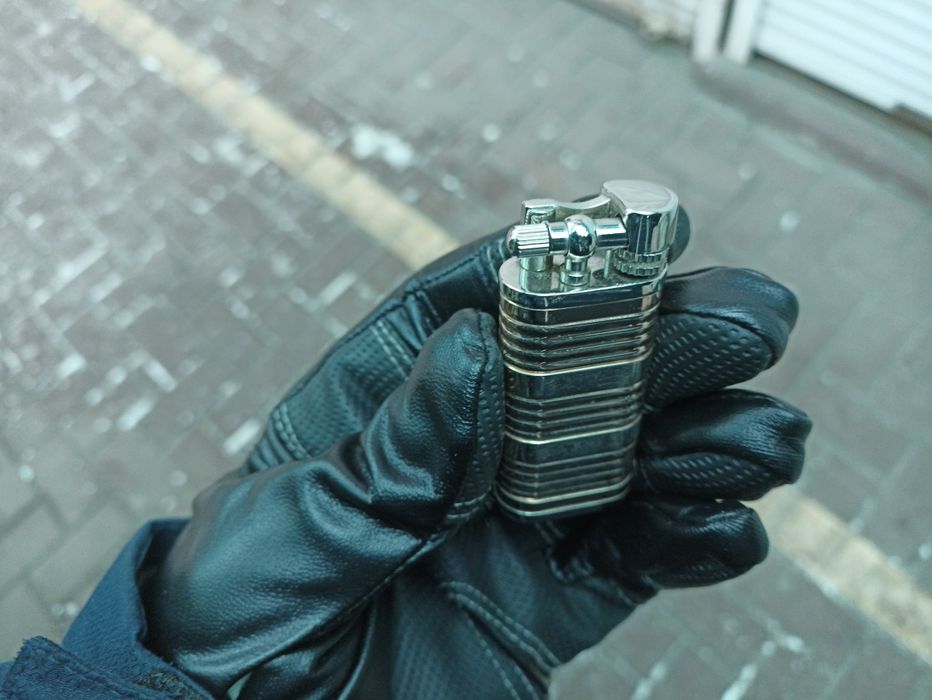 Винтажная зажигалка Yabao