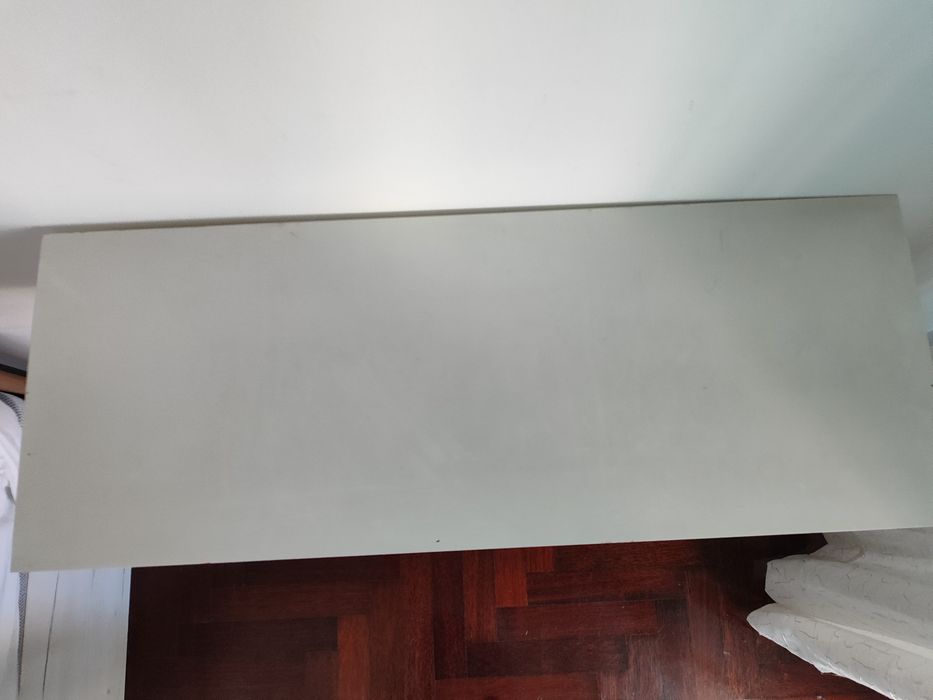 Consola/ móvel branco com gavetas