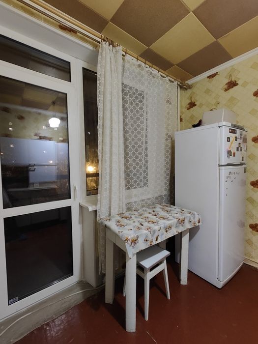 Сдам 1 комнатная квартира на Залютино, двухбалконка.4500 грн.