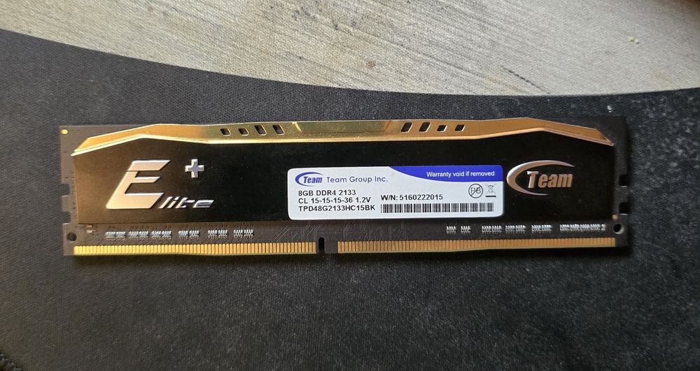 Оперативна пам'ять Team 8gb ddr4 2133MHz