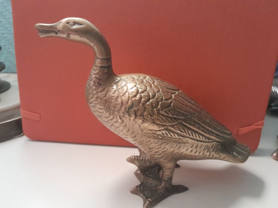 Figurka gęsi wykonana z mosiądzu piękna ozdoba wnętrza