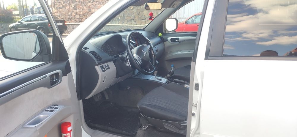 Mitsubishi Pajero Sport II