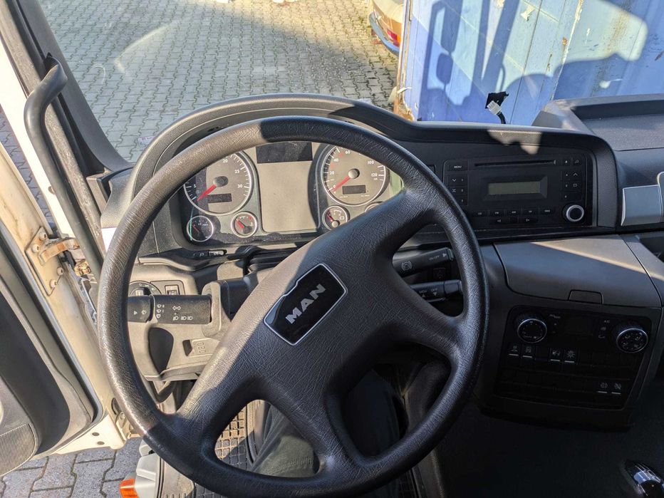 MAN TGL 8.180, Bj.2015, 179000km, Caixa, Reboque