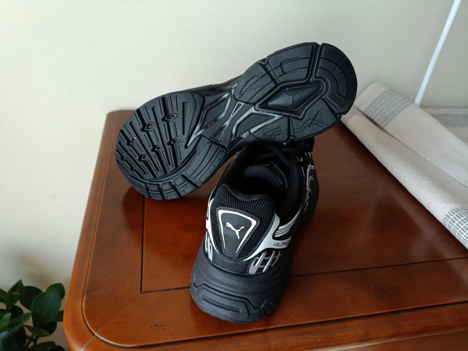 (r. Eur 44) Nowe buty Puma Velophasis Always On 395908,-02 czarne