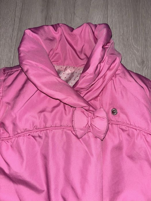Мила курточка на дівчинку