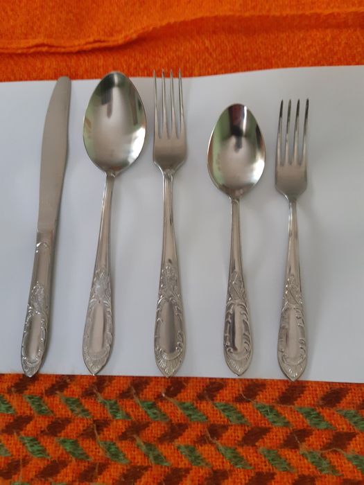 Столові прибори.