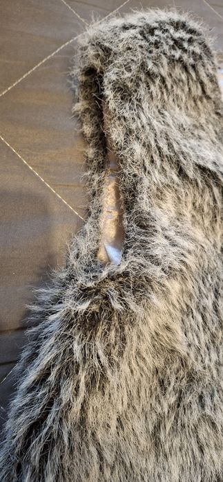 Тепла жилетка для дівчинки(8-10 років)