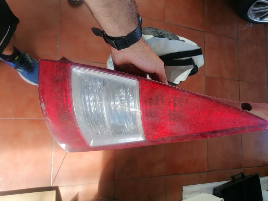 Farolins traseiros Automóvel