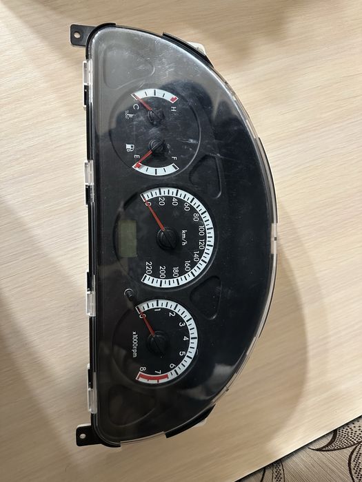 Продам приборную панель на Ланос