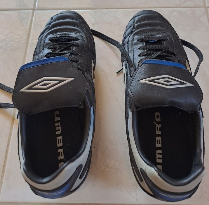 Futebol - Chuteiras Umbro  Adulto