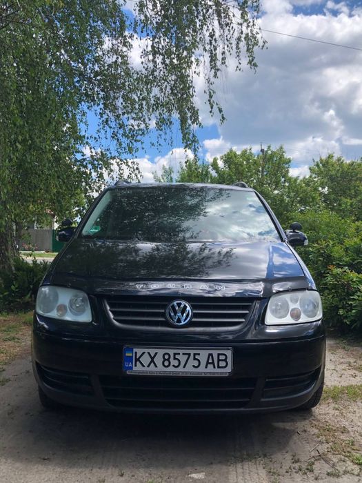 Volkswagen Touran 2004 • Хорошее состояние