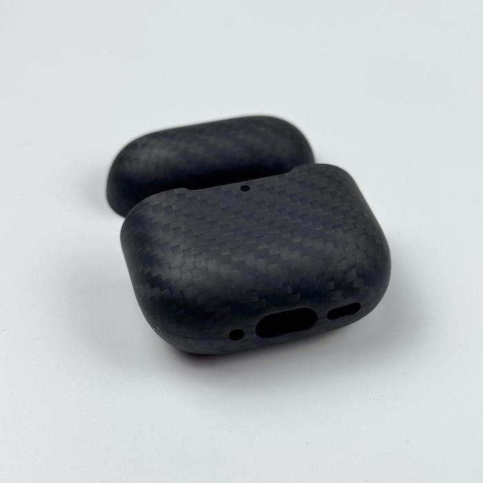 Чехол из настоящего карбона для наушников Apple AirPods 4