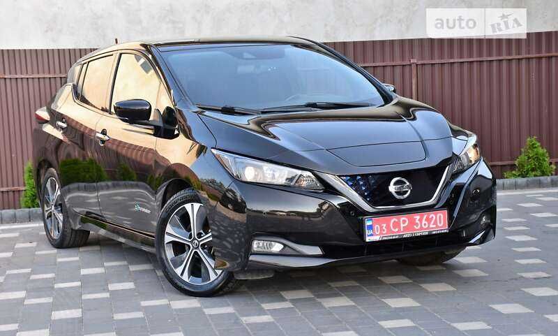 Електромобіль під таксі. Оренда авто. Nissan leaf