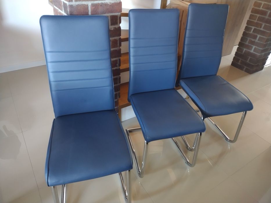 Granatowe krzesła na chromowanym stelażu ( 6 sztuk)