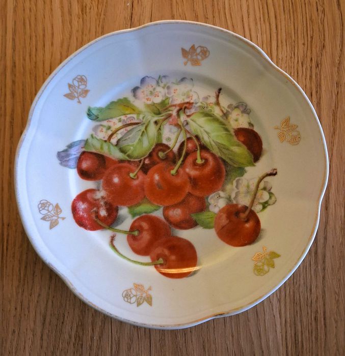 Stare przedwojenne talerze