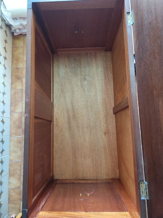 Baúl antigo bom estado, posso trocar por guitarra