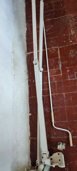 Vendo Toldo manual retrátil 2.50 largura e 4.55 comprimento