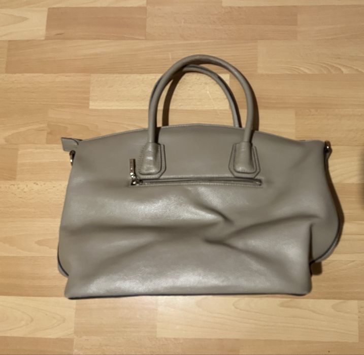 Skórzana beżowa torebka typu shopper Wittchen