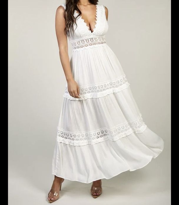 Біла сукня з мереживом. Розмір L