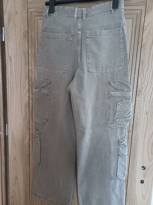 Jeansowe damskie bojówki cargo Bershka rozm 36, nałożone 1x